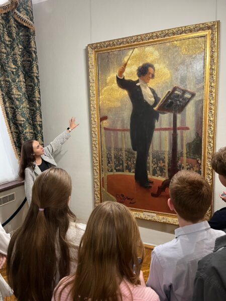 Ученики 8А класса ГБОУ СОШ с. Красный Яр посетили выставку «Бурлаки на Волге - выставка одного шедевра»